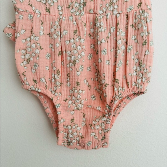 Charlotte & Star Floral Romper, Hat, & Heart Sunglasses Set Size 0-3 Months NWT - Picture 8 of 14